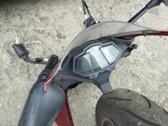 Yamaha YZF-R125 - 3