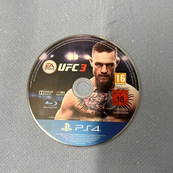 PS4 UFC 3 - 3