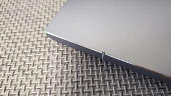 Asus Zenbook UM431D /Ryzen 5 3500U, 8GB RAM, 128GB SSD/ - 3