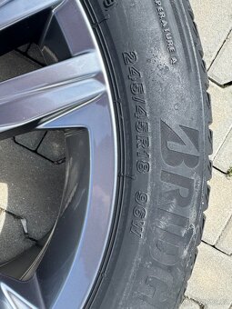 Sebring 245/45/18 original VW - 3