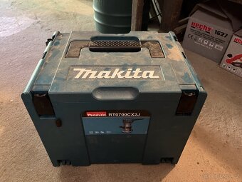 frézka MAKITA RT0702CX2J + příslušenství - 3