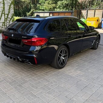 BMW 540i XDRIVE M-PACKET,TOP,KRÁSNÁ VÝBAVA - 3