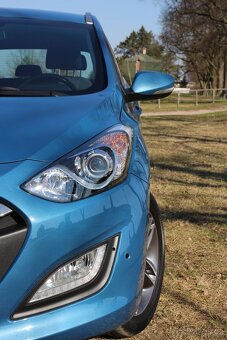 Hyundai i30 1.6 GDI 99 kW, kombi, 95 821 km – bohatá výbava - 3