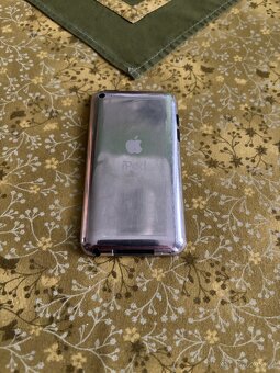 iPhone 4 16GB + iPod touch 8GB - 3