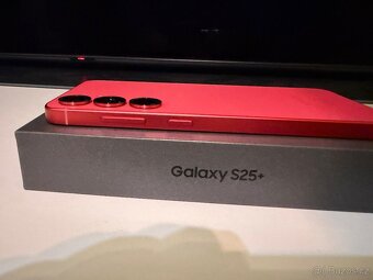 ZÁNOVNÍ Samsung Galaxy S25+ 256 GB, červený - 3