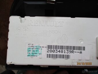 Displej - zobrazení času,teploty, rádia Renault Clio III - 3