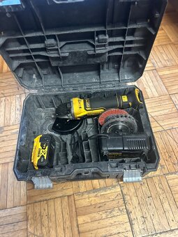 DEWALT uhlová bruska...125 - 3