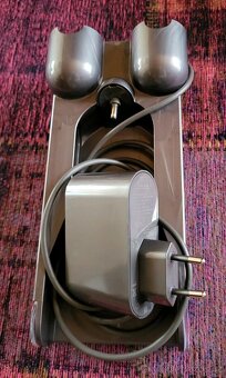 vysavač Dyson V10 - 3
