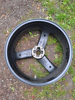 Kolo na Triumph Speed Triple 955i, Daytona 955i - 3