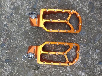 Rade Garage stupacky KTM - 3