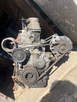 Favorit 136 motor - 3