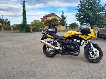 YAMAHA FAZER 600 - 3