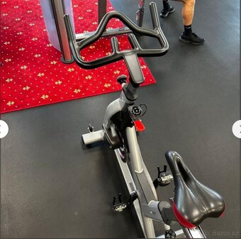 Nabídka posilovacích strojů z našeho fitness klubu - 3