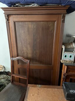 Staré skříně a kredenc - 3