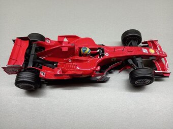F1 FERRARI F2007 2007 FELIPE MASSA HOTWHEELS 1:18 - 3