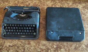 Prodám švýcarský starožitní psací stroj Hermes Baby - 3