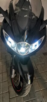 Triumph Sprint 1050st - 3