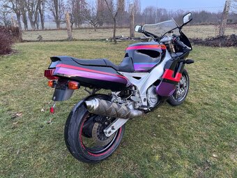 Yamaha FZR 1000, 1995, poslední model - 3