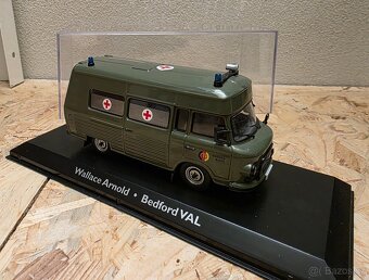Barkas B1000 sanitka 1:43 - 3