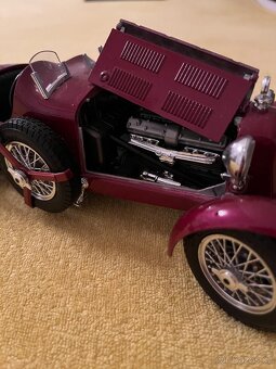 Kovovy model Alfa Romeo od Bburago - 3