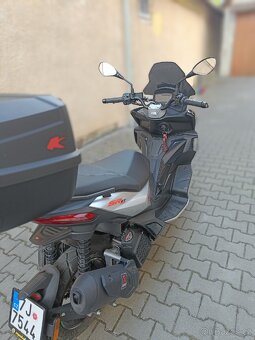 Aprilia SR GT 200 - 3