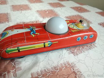 Plechova hracka - 3