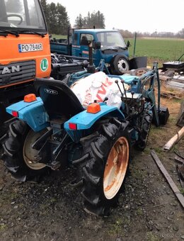 Malotraktor s čelním nakladačem - 3