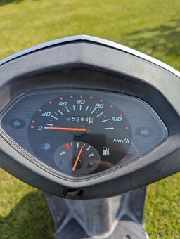 Honda Lead SCV 100 - 3