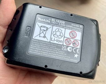 Originál Makita akumulátor BL1830B 18V/3,0Ah Li-ion - 3
