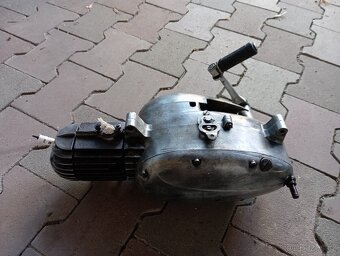JAWA 550  555 MOTOR - 3