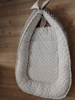 Prodám hnízdečko neutrální barvy - 3