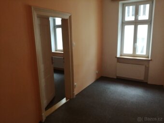 Pronájem 2+1, ulice Dornych, centrum (u Vaňkovky), 60 m2, ko - 3