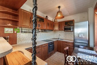 Exkluzivní prodej  rodinného domu s velkým pozemkem  Rožnov  - 3