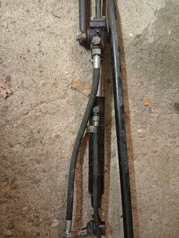 Posilovač řízení Zetor - 3