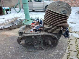 Motor ČZ 175 skútr prase - 3