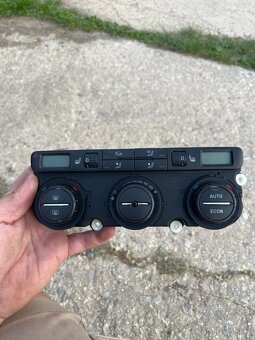 Rádio, Climatronic a rámeček - 3