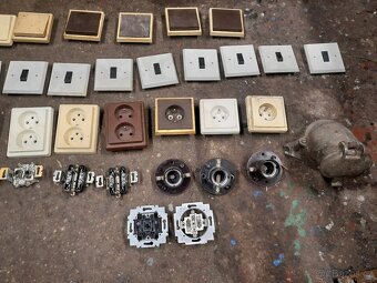 Zásuvky a vypínače - 3