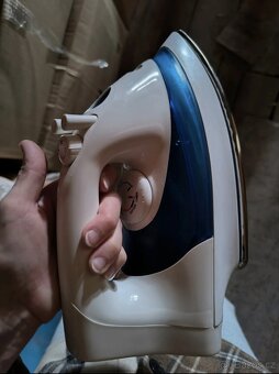 Žehlička se stojánkem - 3