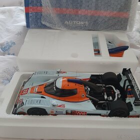 1:18 Aston DBR,Vantage Autoart - 3