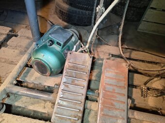 Stůl s šicího stroje - 3