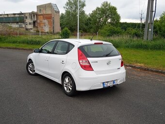 Prodám spolehlivé auto Hyundai I30 - 3