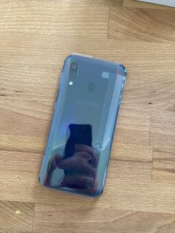 Samsung Galaxy A40 - 3