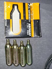 Pumpicka na kolo na bombičky CO2 + 5 ks bombiček - 3