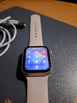 Apple Watch Series SE 40mm GPS|Cellular - 3
