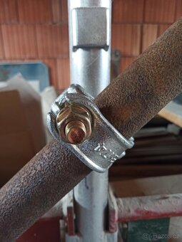 Otočné spojky k lešení - 3