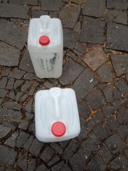 Plastové kanystry 25 L - 3