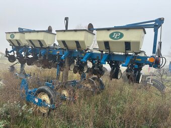 Secí stroj Kinze 3500 - 3