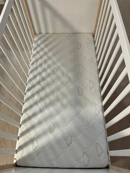 Postýlka Ikea + luxusní matrace - 3