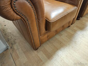 CHESTERFIELD ŠTÝL,BLEDO HNEDÁ KOŽENÁ SÚPRAVA - 3