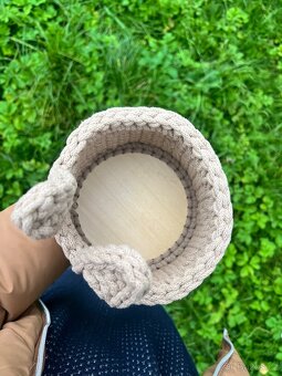 Háčkovaný košík králíček - 3